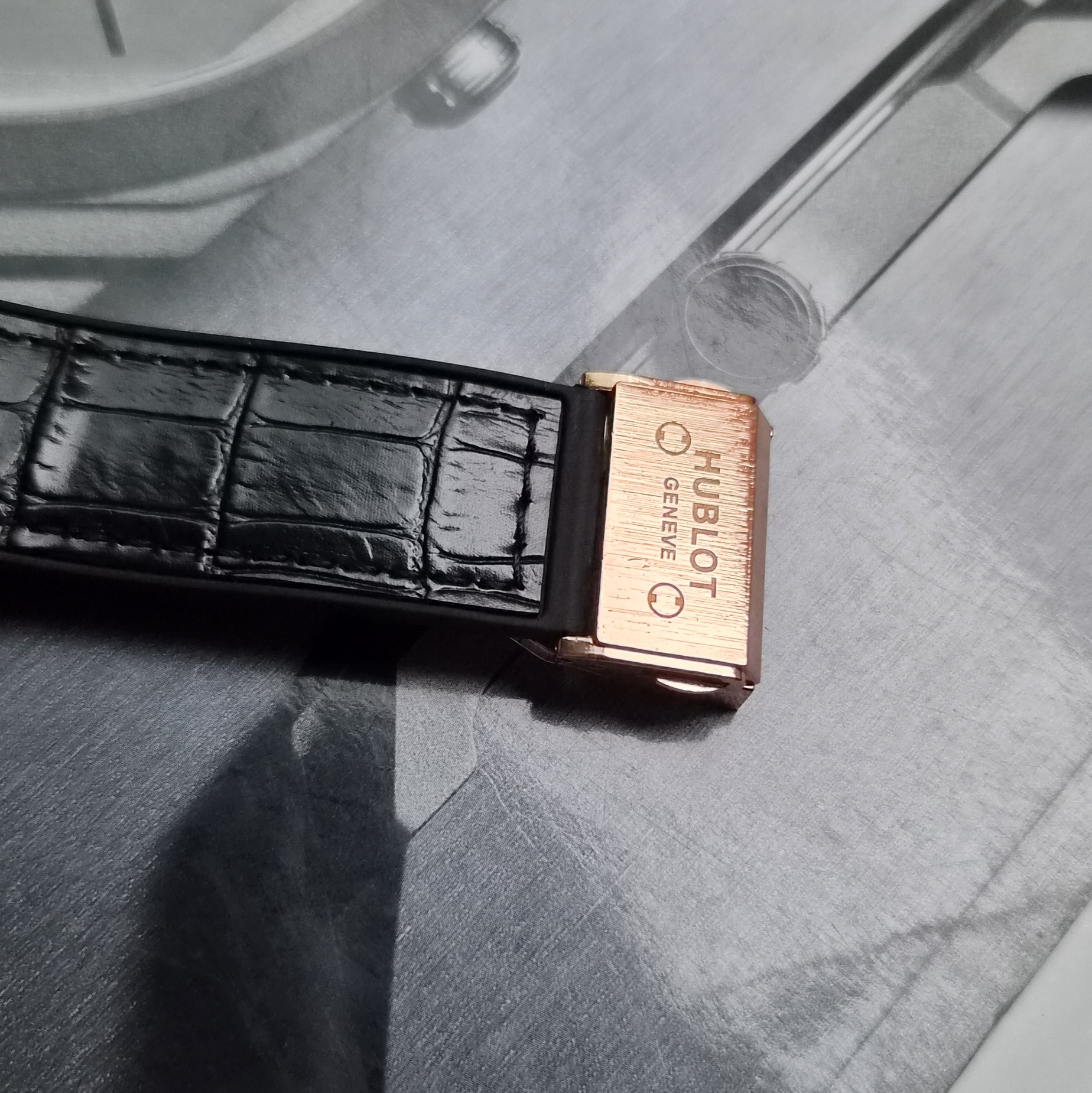 430693